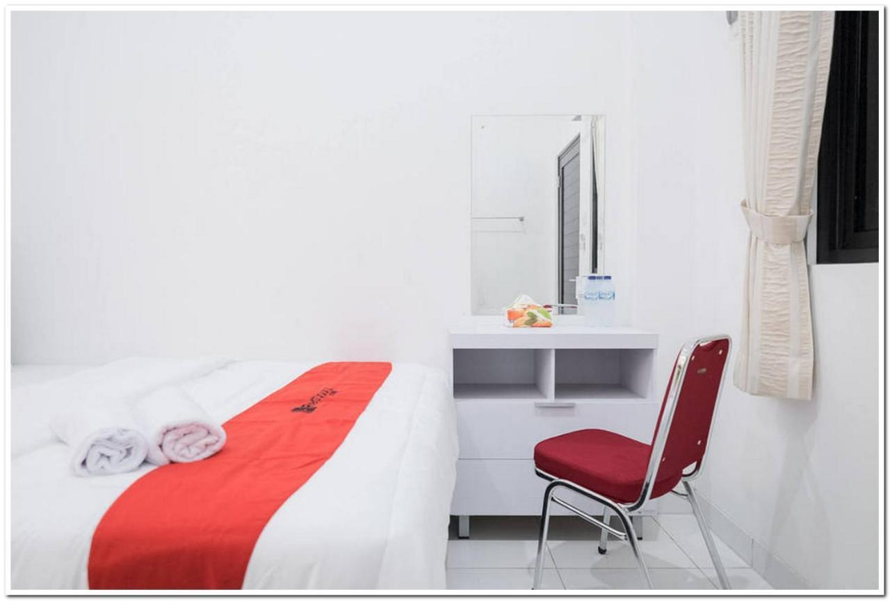 Hotel Reddoorz Near Kota Tua 2 Jakarta Exterior foto